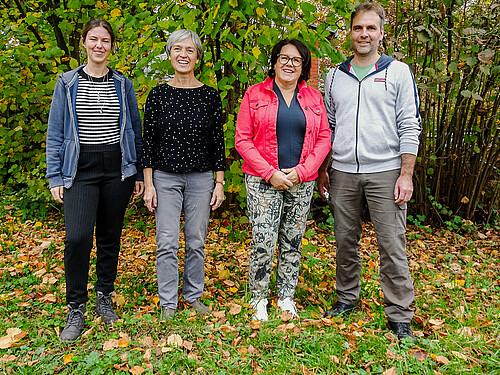 Die Gründungs- und Vorstandsmitglieder der Schweizerischen Gesellschaft Naturtherapie und Waldbaden: Fabienne Kuhn, Martina Föhn, Marlène Fretz und Stefan Riesen (v.l.)