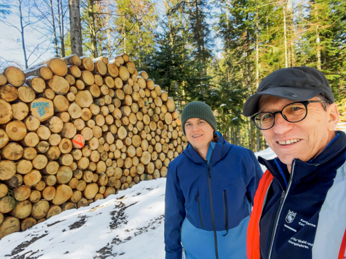 Roger Schmidt unterwegs mit Quirinus Wyttenbach, dem Betriebsleiter der Forst Region Thun AG.