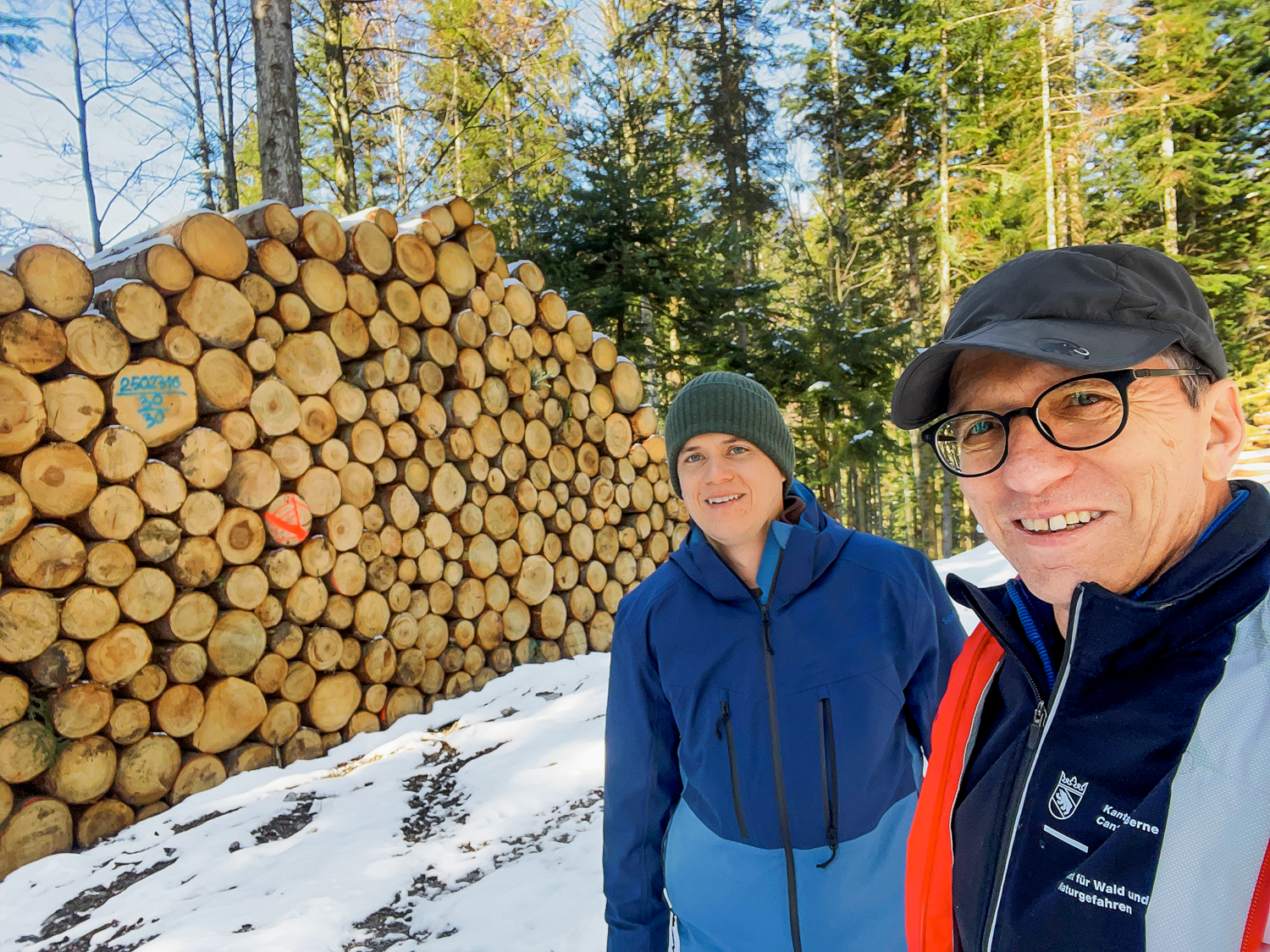 Roger Schmidt unterwegs mit Quirinus Wyttenbach, dem Betriebsleiter der Forst Region Thun AG.